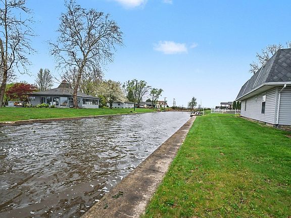 5th image of 3121 Sea Ln