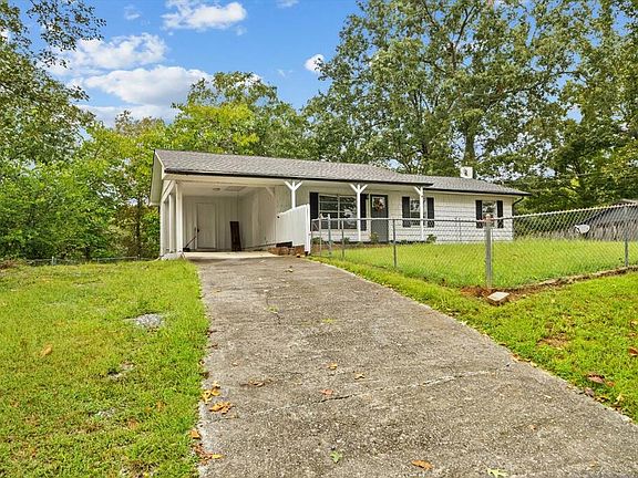 2nd image of 4039 Abbey Ln