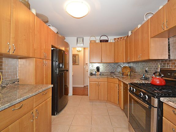 2nd image of 16625 Powells Cove Blvd APT 3E