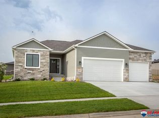 6551 Kelsey Ln, Lincoln, NE 68516