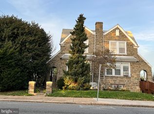 2401 Rhawn St, Philadelphia, PA 19152