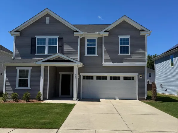 145 Willow Grove Ln, Fuquay Varina, NC 27526