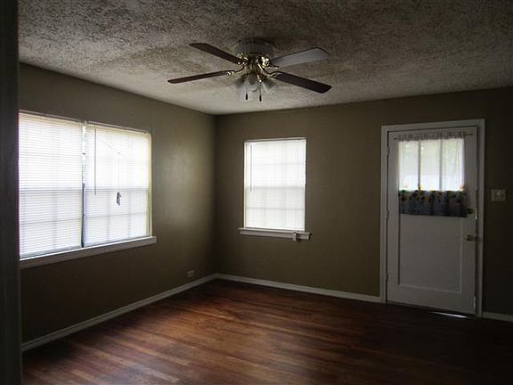 2nd image of 1905 Grand Ave