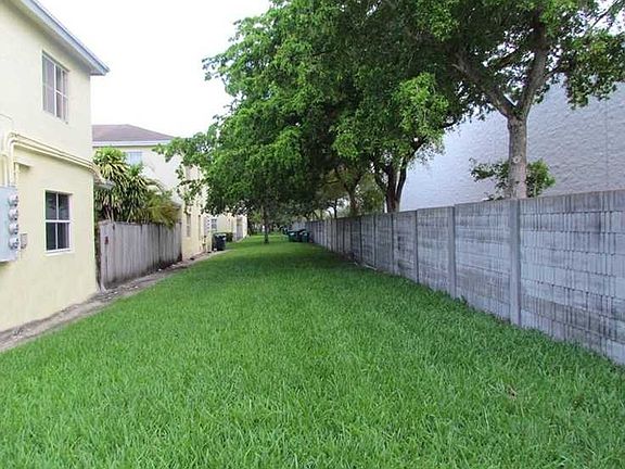 3rd image of 19516 SW 103rd Ct