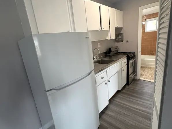 85 Price St #B, Bridgeport, CT 06610
