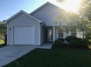 209 Larchmont Ct, Burgaw, NC 28425