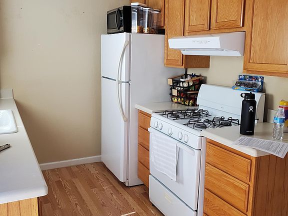 3rd image of 991 Wren Dr APT 1