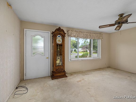 2nd image of 5480 Cheryl Ave SE