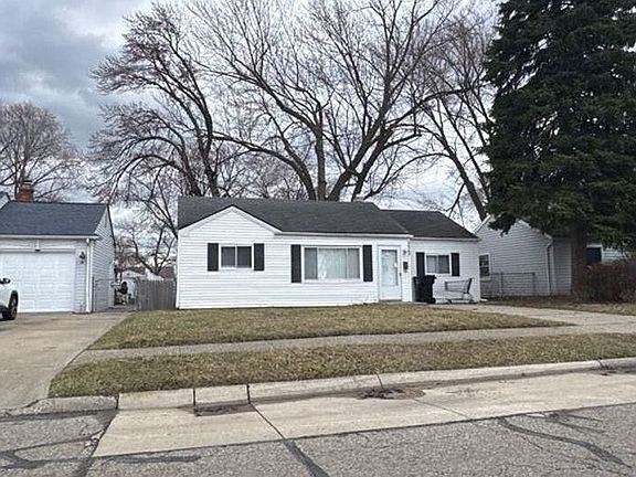3rd image of 26560 Nagel St