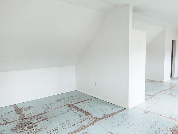 5th image of 3501 White Oak Dr