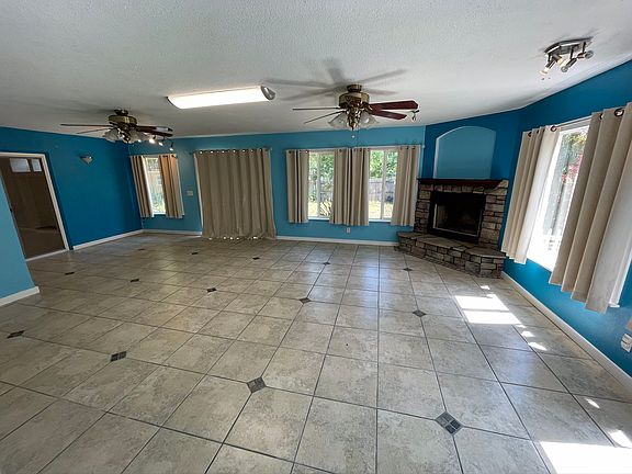 2nd image of 314 Laurel Cove Ct