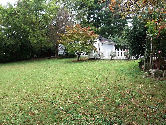 3rd image of 109 Blue Hills Ct