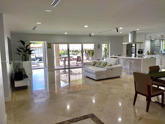 3rd image of 13240 Ortega Ln