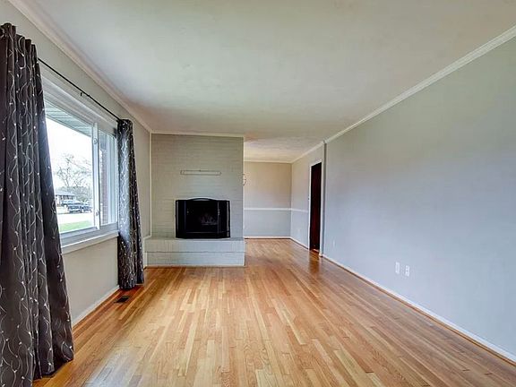 2nd image of 608 Birch Dr