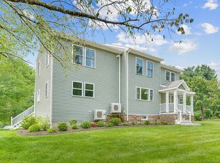 91 Thorpe Ave, Wallingford, CT 06492