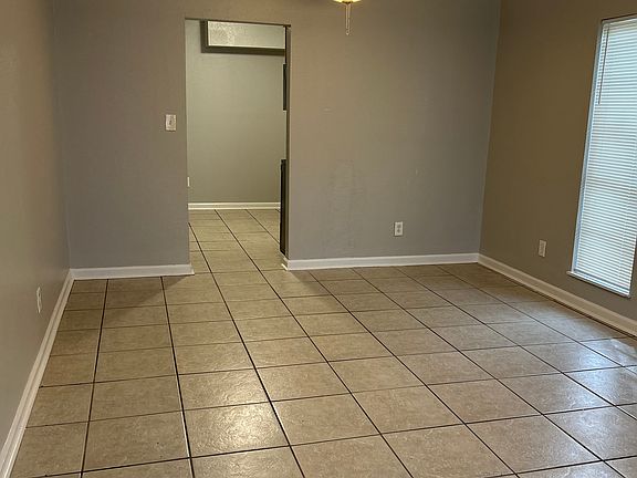 4th image of 7060 Boston Dr