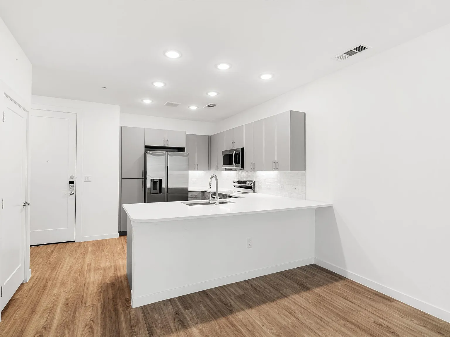 1 bed, 1.0 bath, 701 sqft, $1,750 — Photo 3