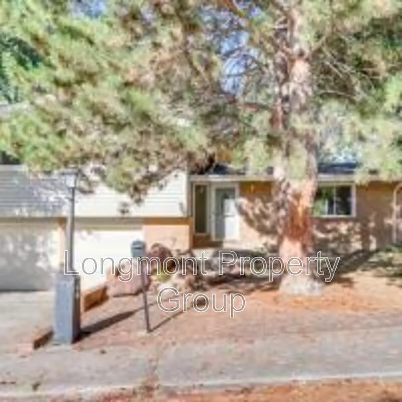4 bed, 2.0 bath, 2025 sqft, $2,540 — Photo 1