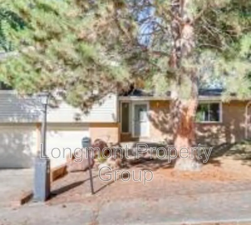 65 Cedar Ct