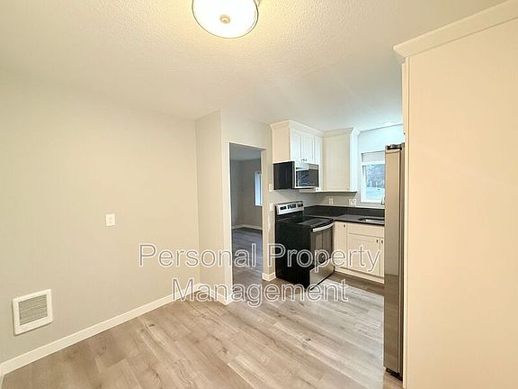 4th image of 14010 NE 10th St