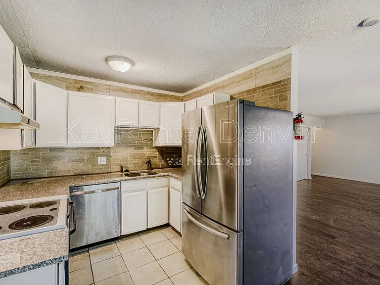 2120 S Vaughn Way #206F — Photo 5