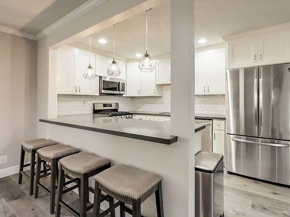 5th image of 919 Fruitdale Pl