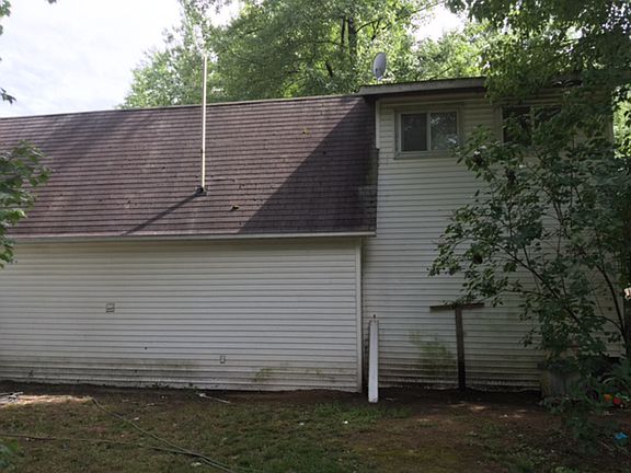 4th image of 590 S Bennett Dr