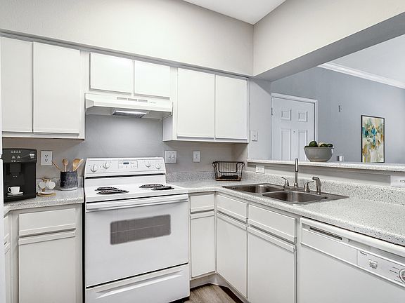 5th image of 11355 Richmond Ave #719