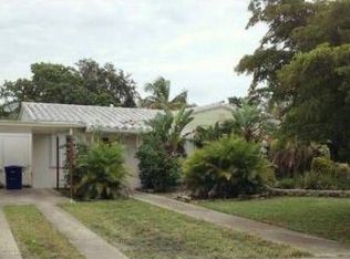 995 NE 160th St, North Miami Beach, FL 33162