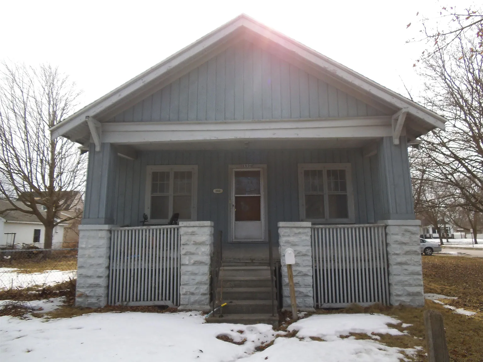 1800 Woodside Ave photo 1