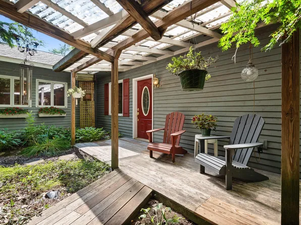 220 Scotts Point Road, Clifton, ME 04428