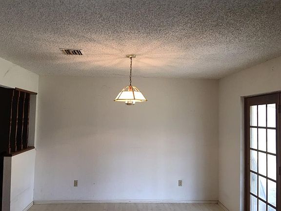 5th image of 110 W Billington Dr