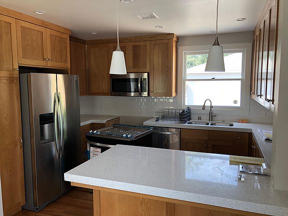 2nd image of 141 E Everett Pl