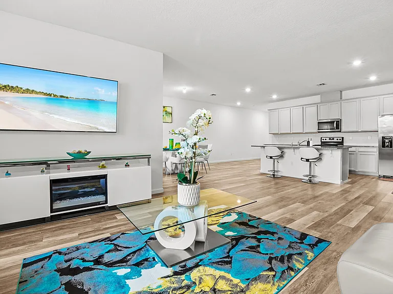 1826 Lake Cove Dr — Photo 8