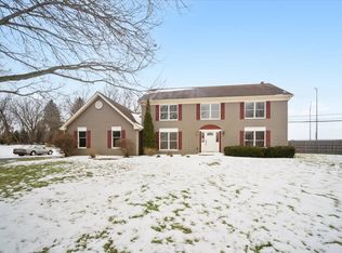 747 Jamestowne Ct, Sleepy Hollow, IL
