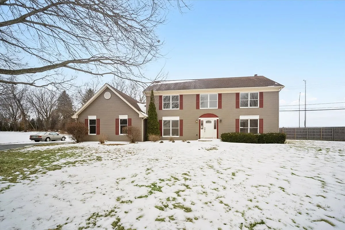 747 Jamestowne Ct photo 1