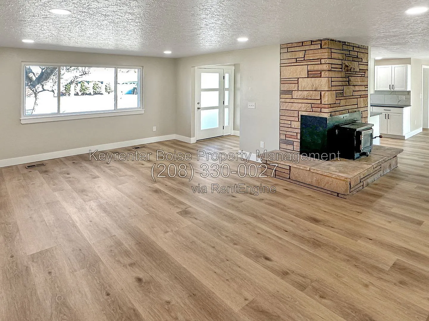 3 bed, 2.0 bath, 1617 sqft, $2,245 — Photo 3