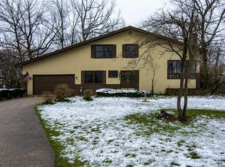 28916 Rio Lindo Dr, Elkhart, IN 46514