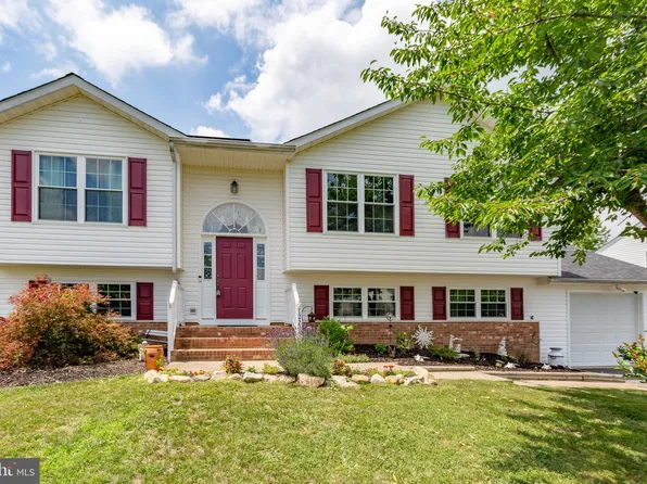 12215 Stonehenge Dr, Fredericksburg, VA 22407