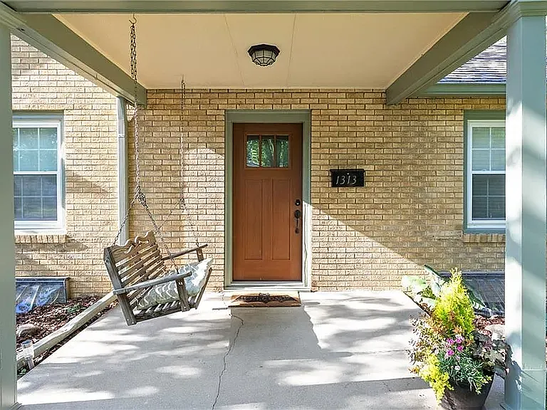 2 bed, 1788 sqft, $2,300 — Photo 2