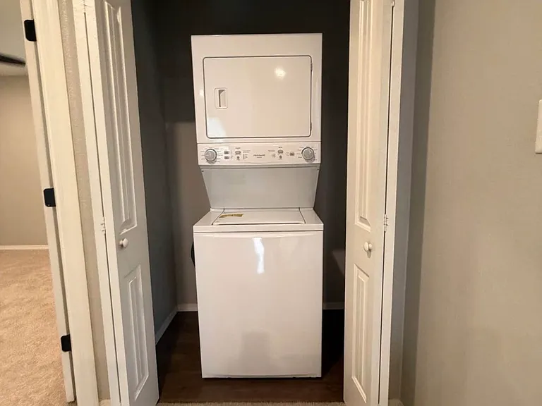 2212 Savannah St #303 — Photo 5