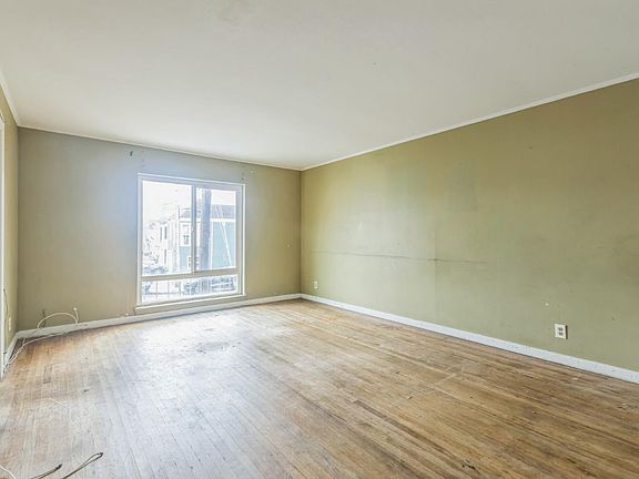 4th image of 233 Village Way