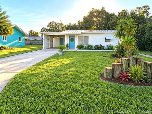 1621 NE Maureen Ct, Jensen Beach, FL 34957
