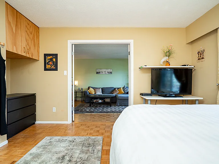2211 W 5th Ave #204 — Photo 17