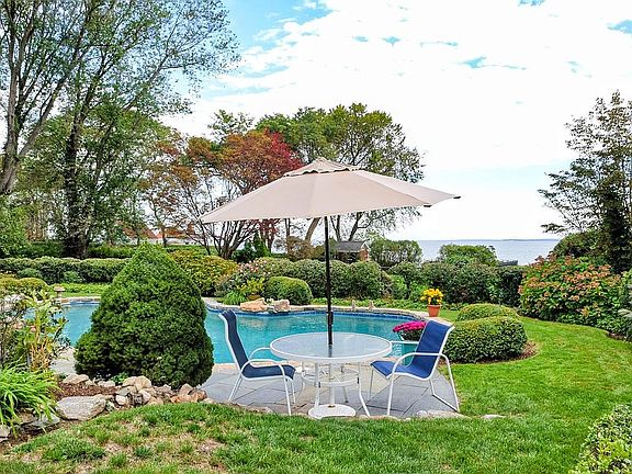 Poolside Mimosa's & Muffins 