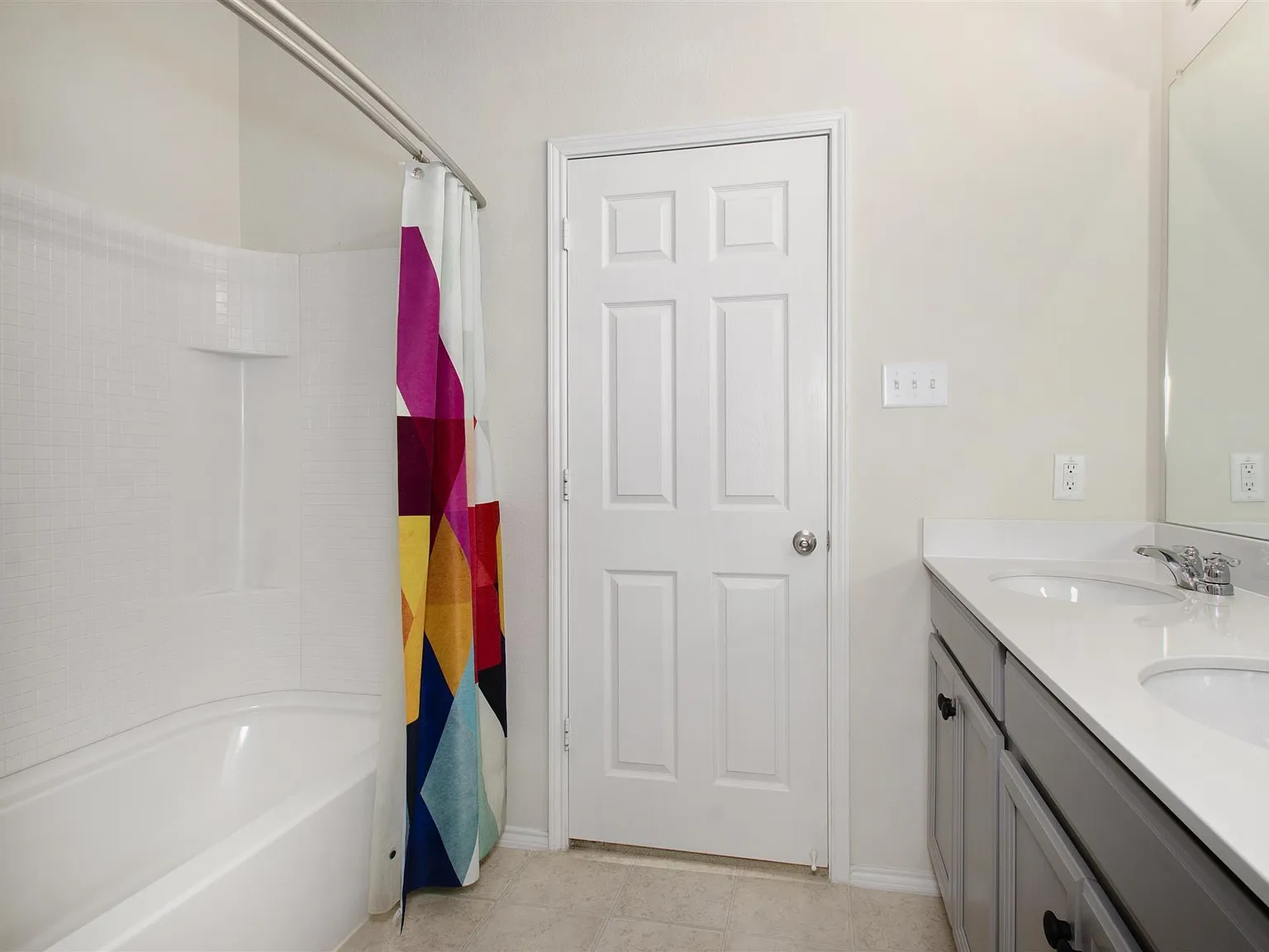 2 bed, 1650 sqft, $2,290 — Photo 4