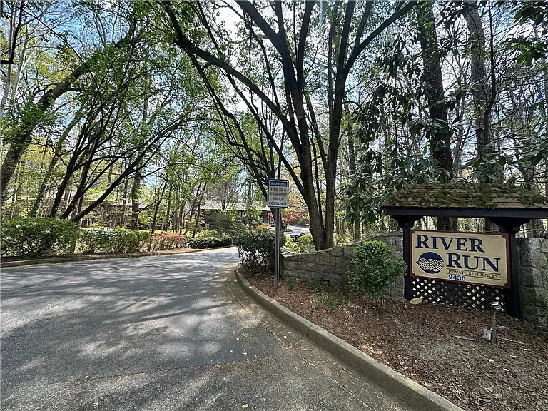 303 River Run Dr — Photo 1