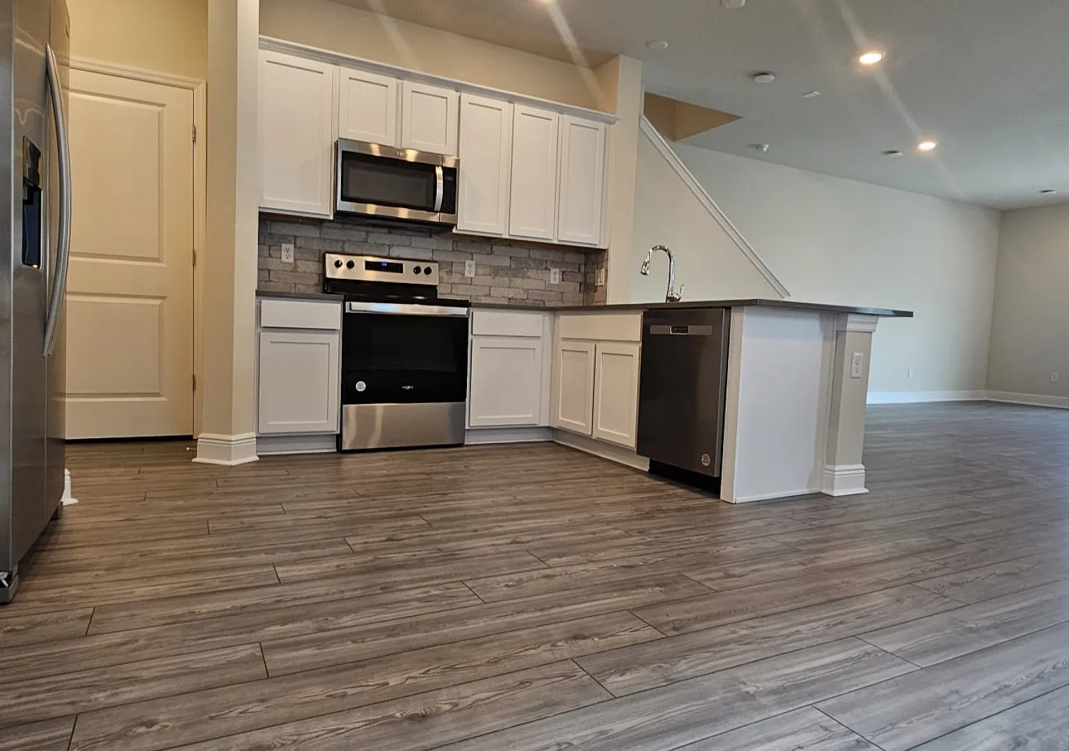 3 bed, 1782 sqft, $2,395 — Photo 3