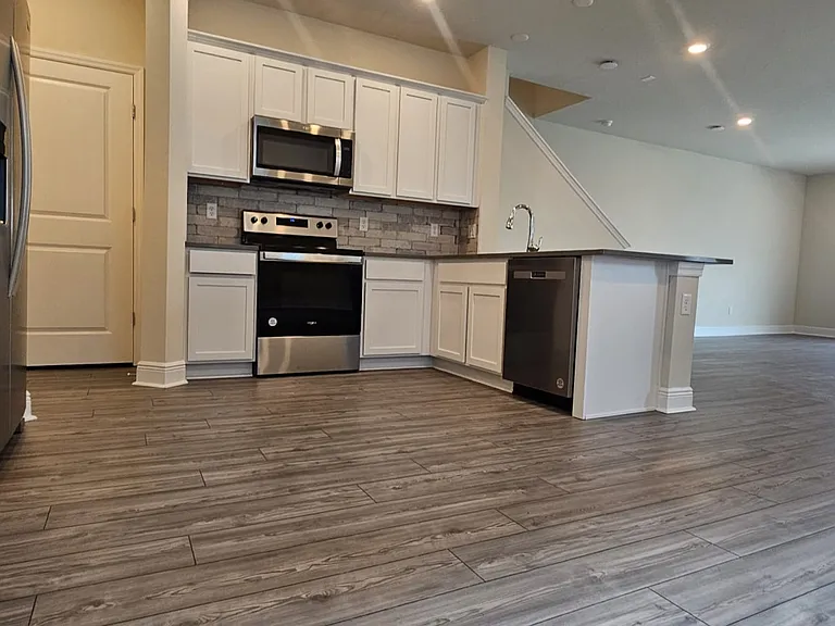 4782 Sparkling Shell Ave — Photo 3