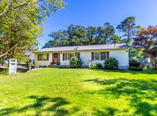 2 Sandy Fox Dr, Mashpee, MA 02649